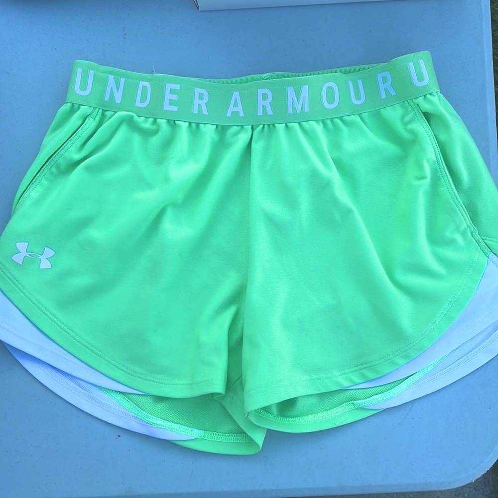 Womens small under armour shorts